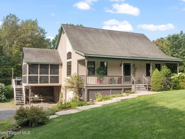 918 Livingston Road, Elizaville, NY 12523