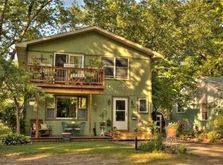 2115 Cardinal Ct, Pinckney, MI 48169