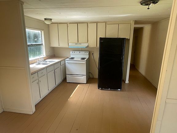 5th image of 104 Willow St #104