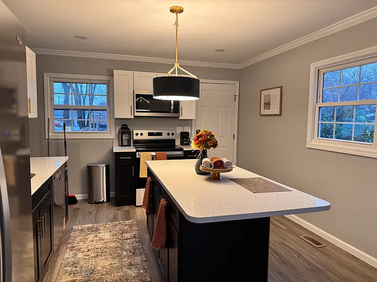 13 Douglas Ave NW — Photo 4