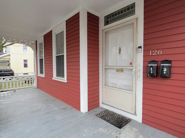 126 Winthrop St #1