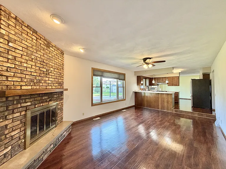 4012 Oldwyck Dr — Photo 3