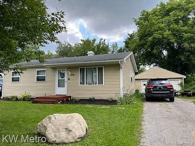 1st image of 2116 Sandalwood Dr