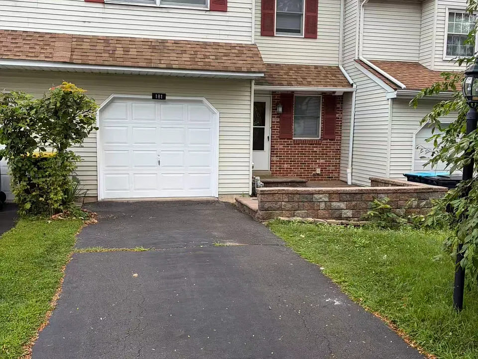 181 Jonathan Dr