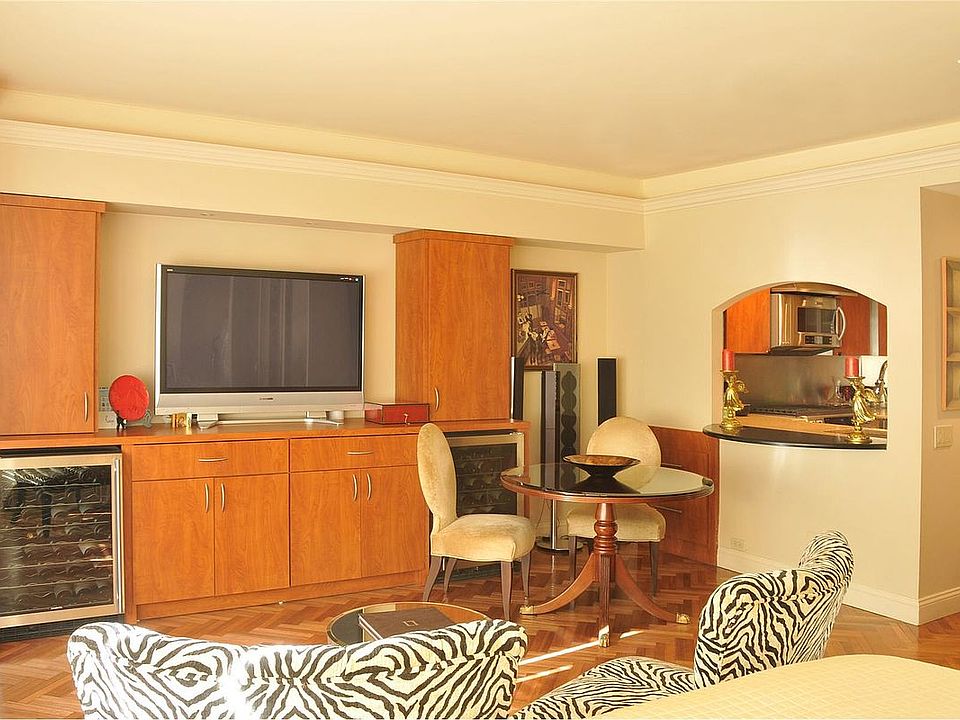 1st image of 150 W 56th St APT 3509