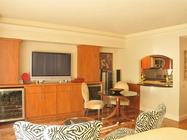 150 W 56th St APT 3509, New York, NY 10019