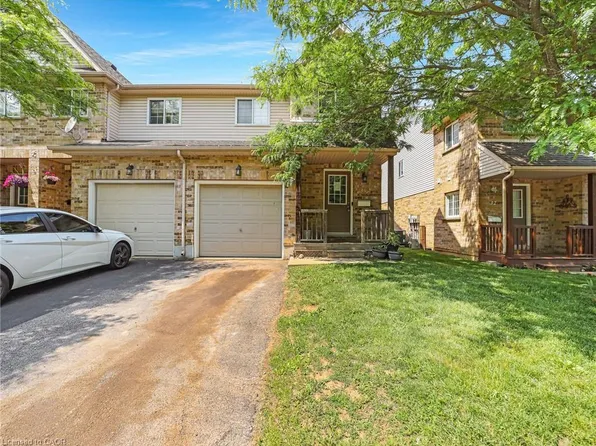 169 Bismark Dr #33, Cambridge, ON N1S 5B9