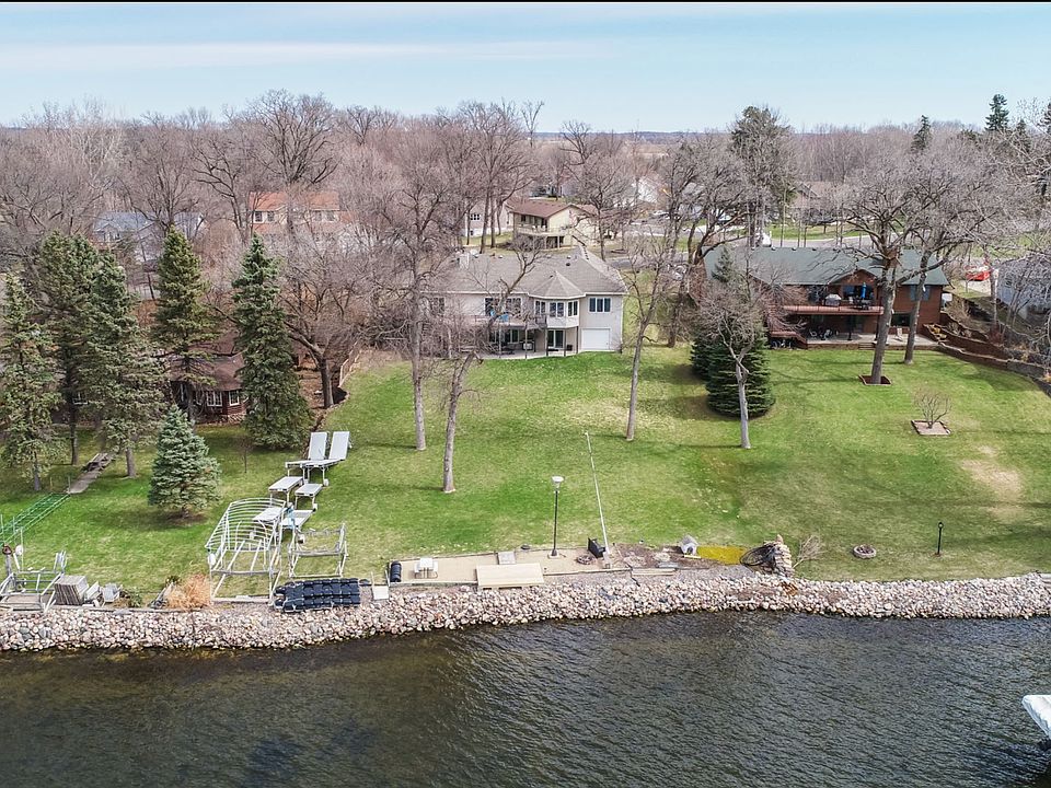 2nd image of 105 Terrace Blvd