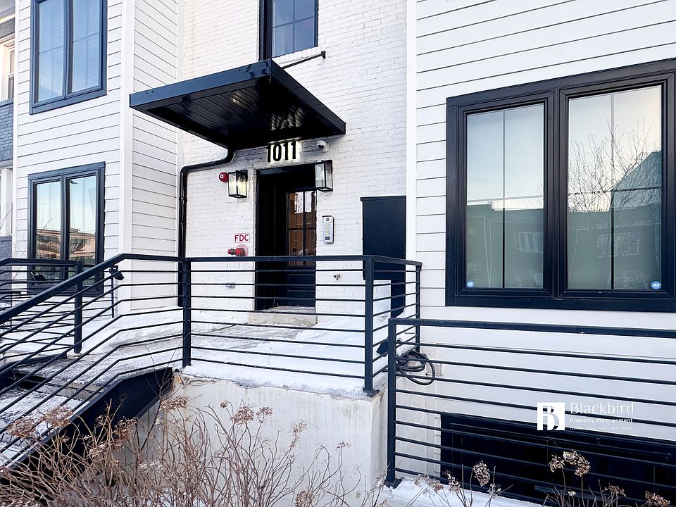 1st image of 1011 18th St NE