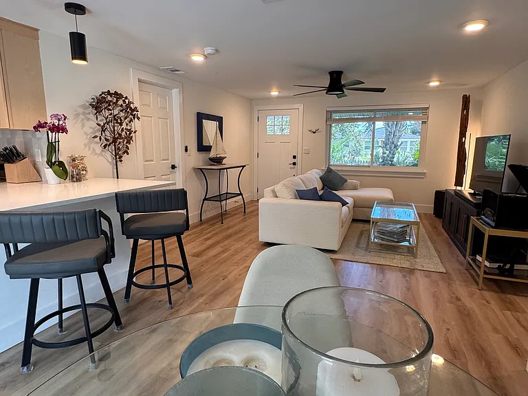 10 Sandra Dr — Photo 1