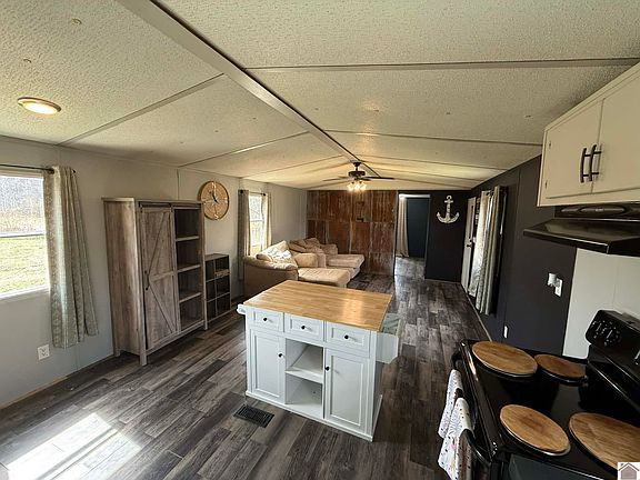 2nd image of 2519 Wickliffe Rd