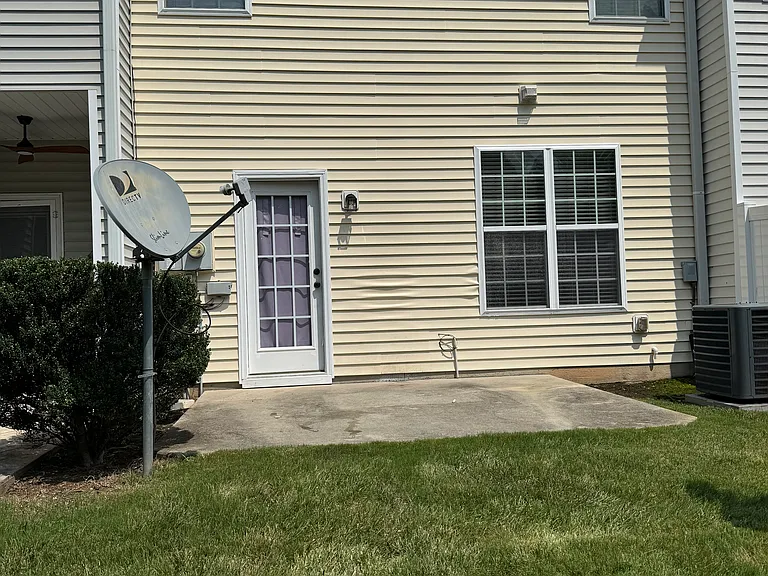 2620 Hartfield Commons Ln — Photo 16