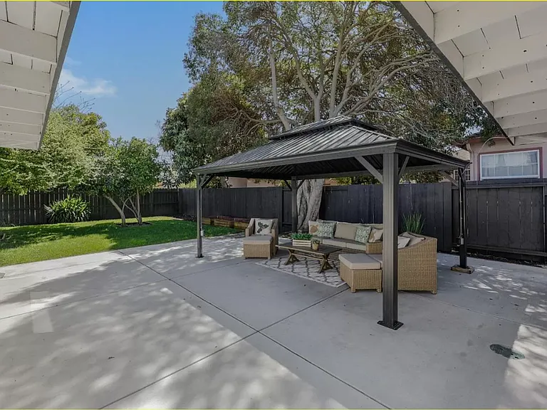1368 Sevier Ave — Photo 1