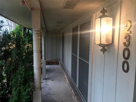 3rd image of 2300 Parkhaven Dr