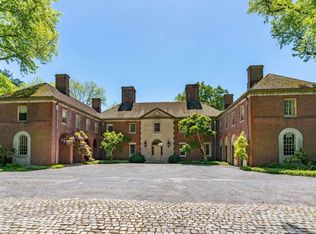 75 Post Rd, Old Westbury, NY 11568