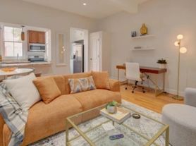 208 T St NE