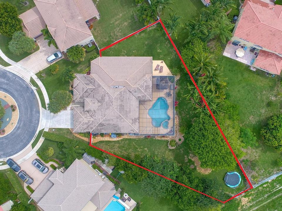 Aerial of Oversized Lot!