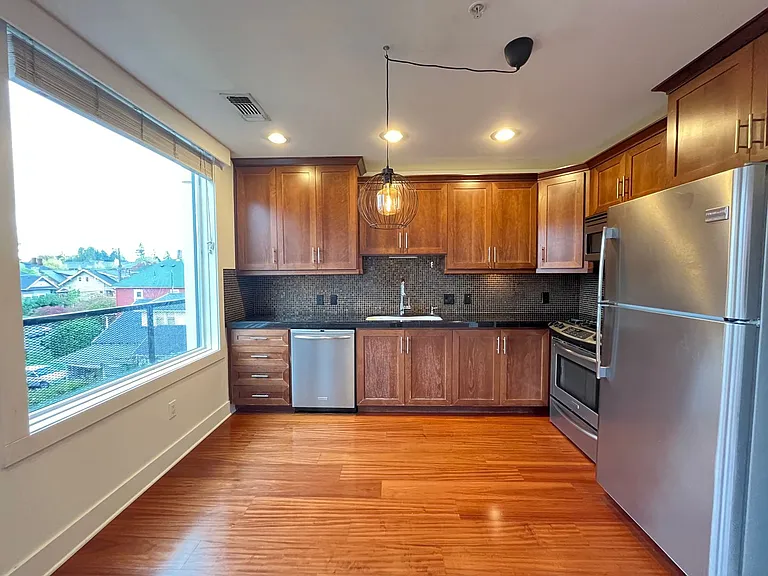 838 SE 38th Ave #302 — Photo 12