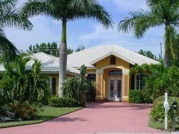 1997 Timberline Dr, Naples, FL 34109