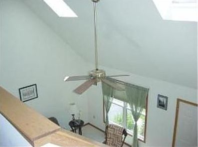 3rd image of 548 Knolls St W