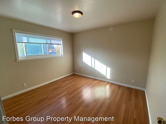 4th image of 135 Rose Ct