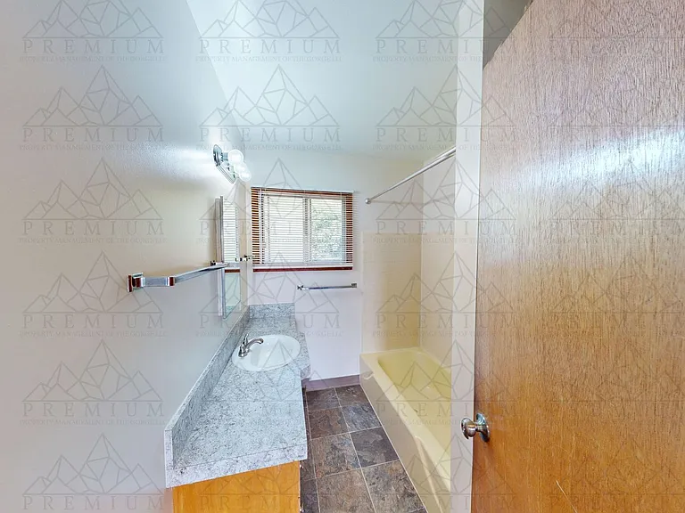 911 Federal St — Photo 8