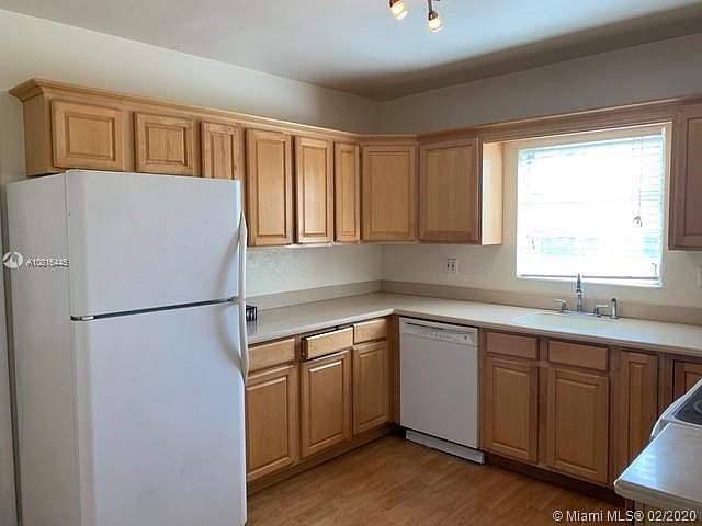 2nd image of 2623 NE 209th St