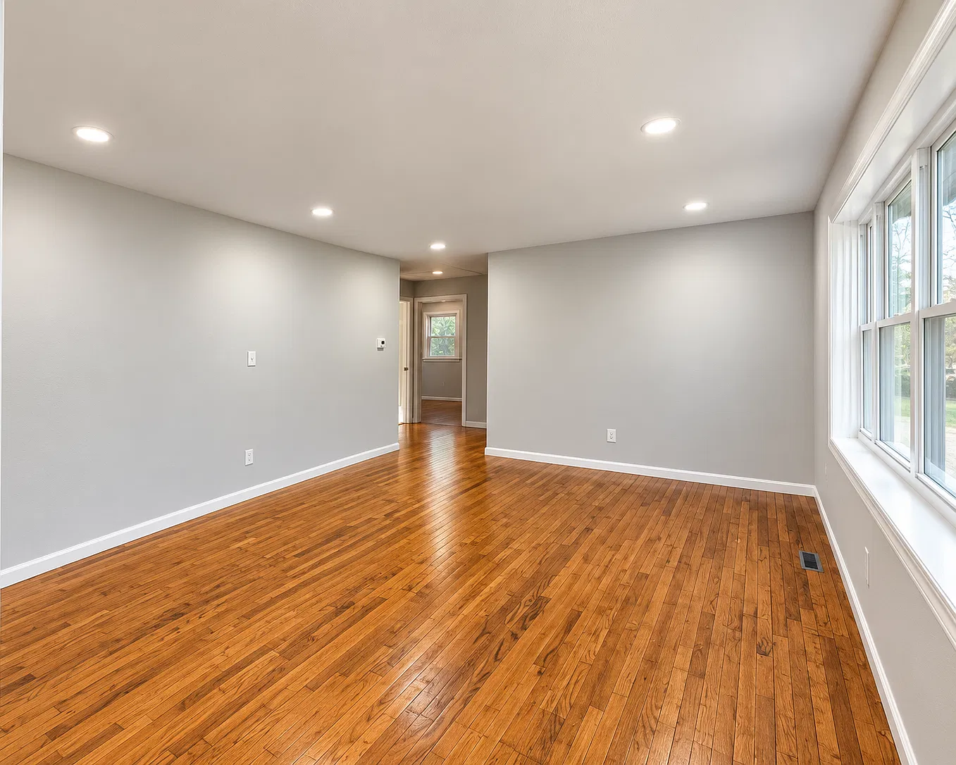 3 bed, 936 sqft, $2,700 — Photo 2