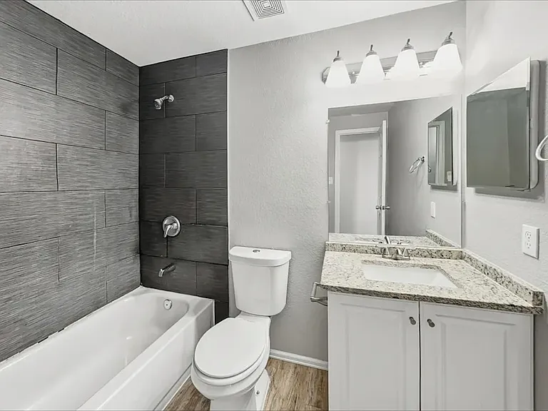 12724 Glencoe St — Photo 9