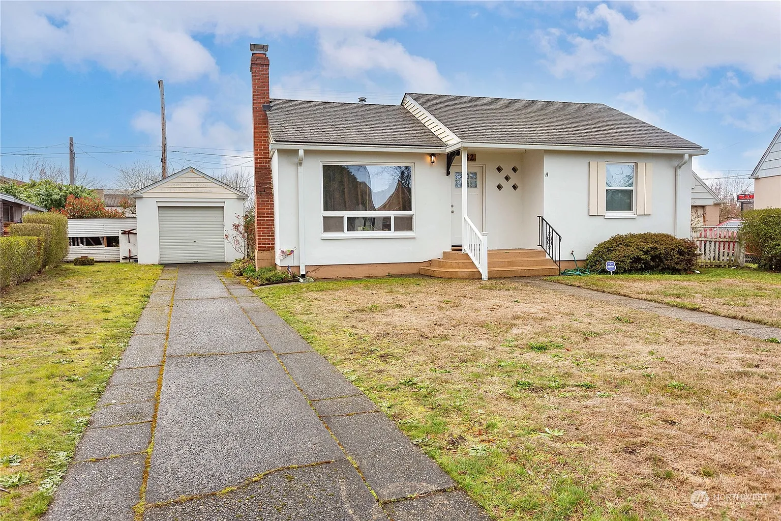 32 Columbia Circle SW photo 1