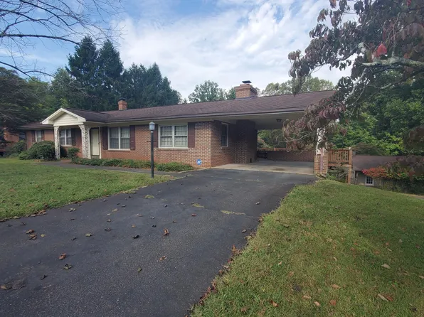 1359 Longview Dr, Bassett, VA 24055