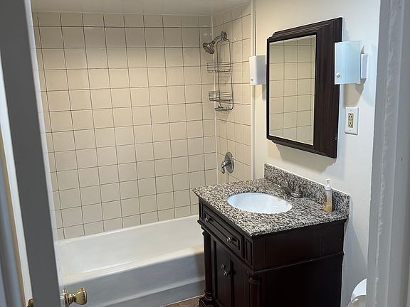 5th image of 129 Main St #2W