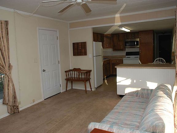 Living room/kitchen furnished