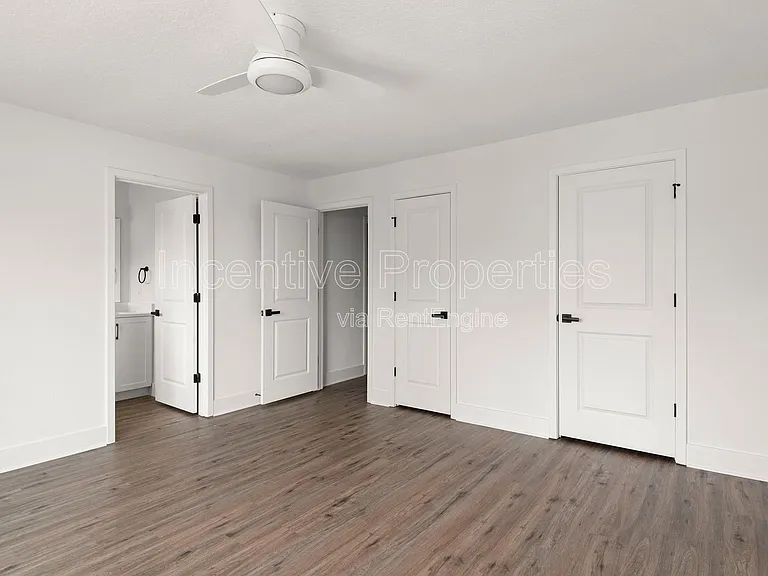 526 S Grandview Ave — Photo 29