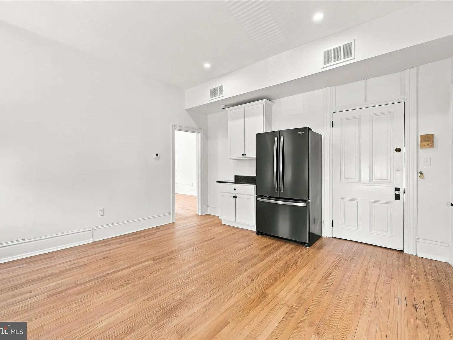 1 bed, 1.0 bath, $1,895 — Photo 4