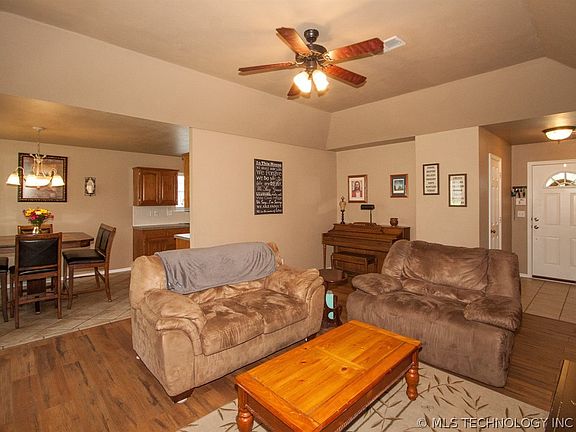 5th image of 1416 E 138th Pl