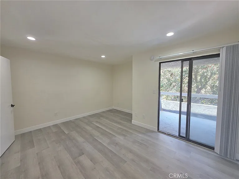 6911 Woodley Ave #106 — Photo 8