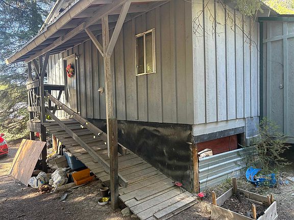 3rd image of 1394 Peterson Swamp Rd