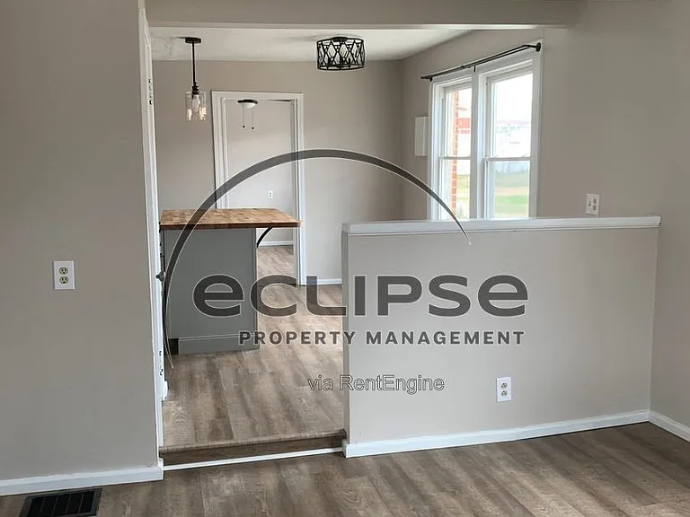 202 N Main St #3 — Photo 3