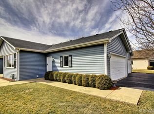 712 Harmony Ct, North Aurora, IL 60542