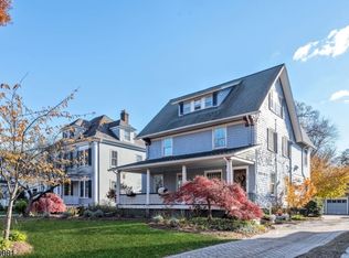 490 Hanks Ave, Ridgewood, NJ 07450