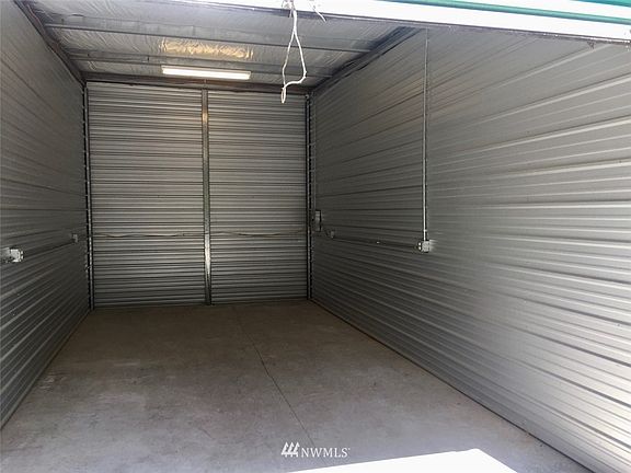 2nd image of 3025 S Huson #B11