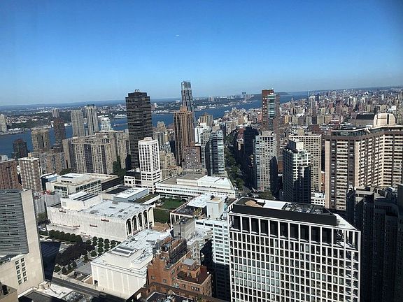 2nd image of 80 Columbus Cir #689A