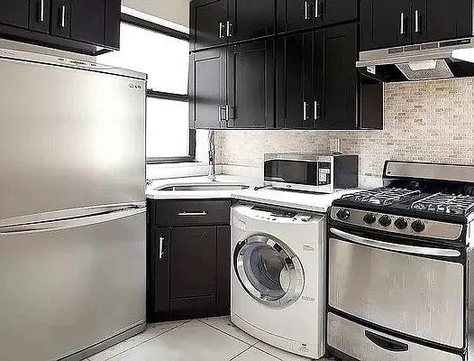 Rented by Vector New York, LLC | media 17