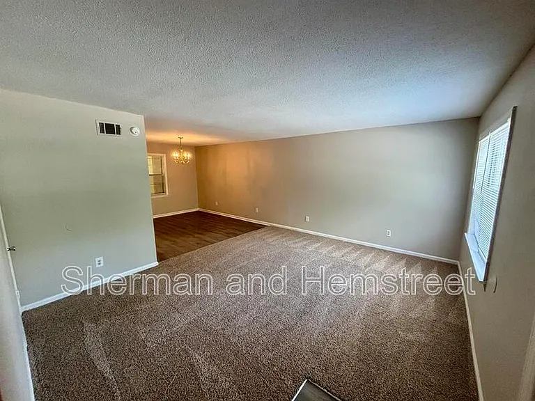2738 Blount Ave #9 — Photo 3