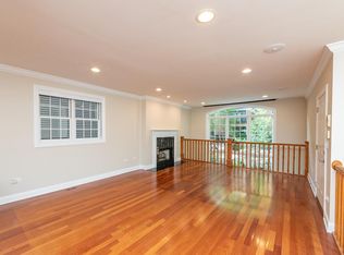 837 W Roscoe St APT 3W, Chicago, IL 60657