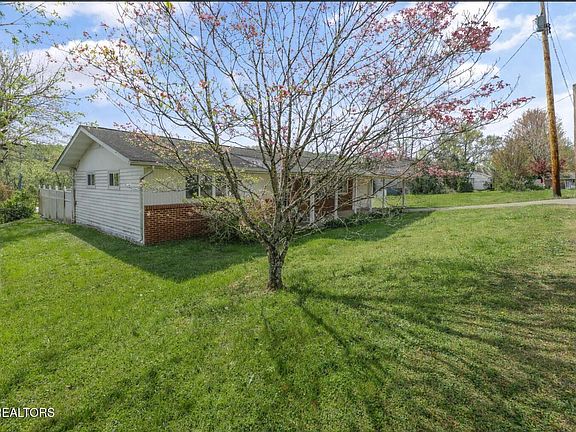 2nd image of 107 Beverly Cir