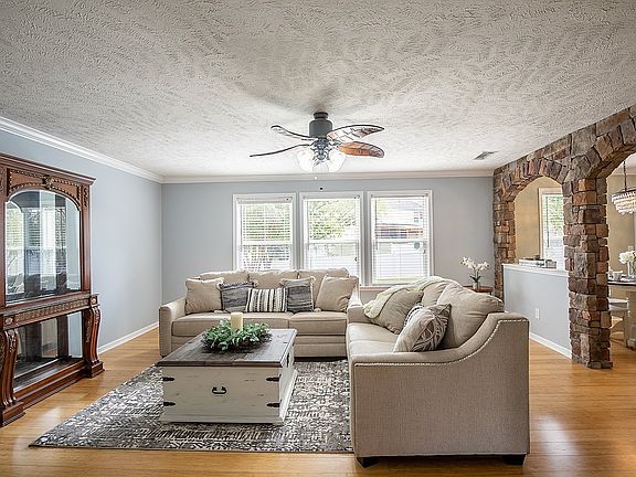 5th image of 5445 Middlebury Dr