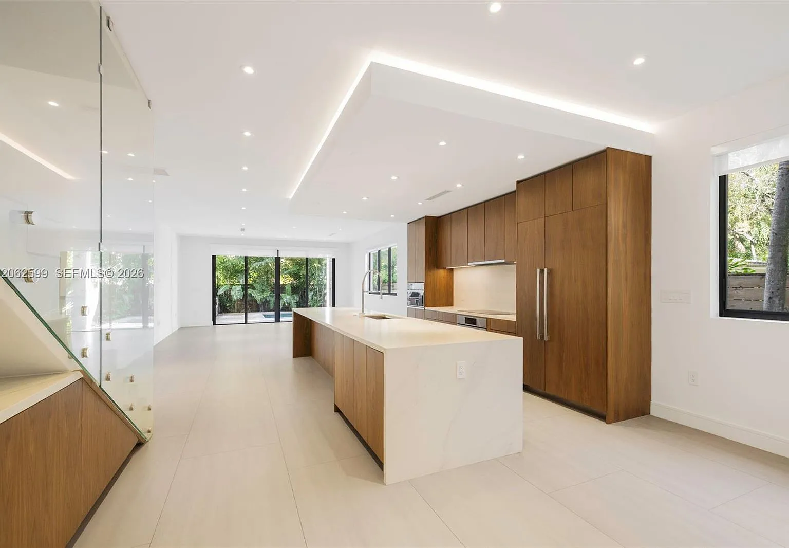 Palm Terrace — Photo 3