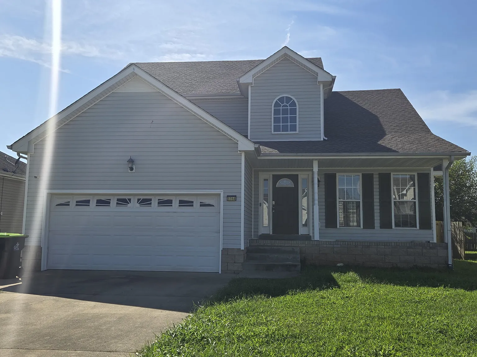 5 bed, 2.5 bath, 1855 sqft, $2,000 — Photo 1